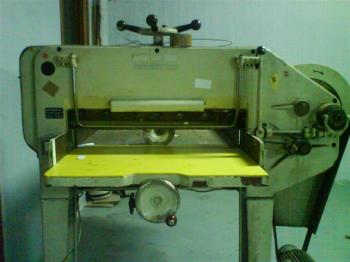 Excedentes SE VENDE GUILLOTINA AUTOMATICA ,1M CORTE DE ANCHO