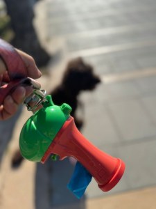 Producto limpia pipi perros, ideal para bazares, tiendas de mascotas y tiendas multiprecio.