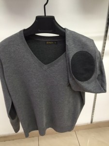 Stock suéteres de hombre hecha en Italia